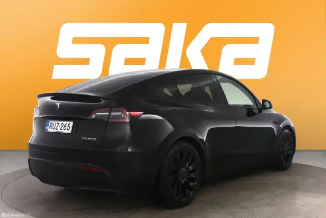 Musta Maastoauto, Tesla Model Y – RUZ-265