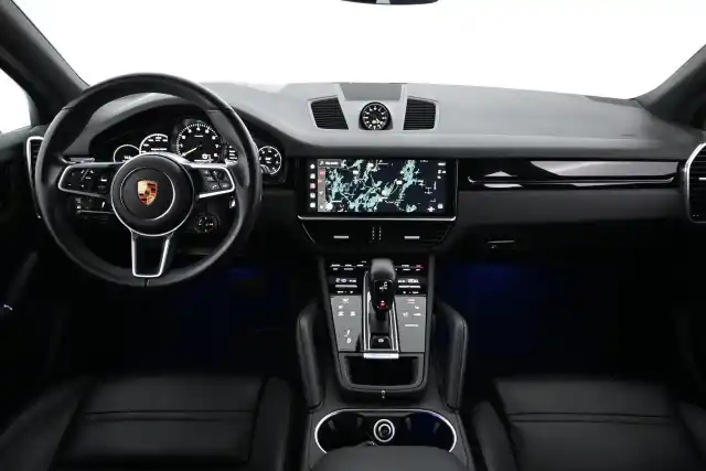 Musta Maastoauto, Porsche Cayenne – RUZ-663