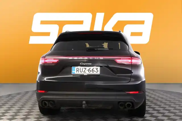 Musta Maastoauto, Porsche Cayenne – RUZ-663