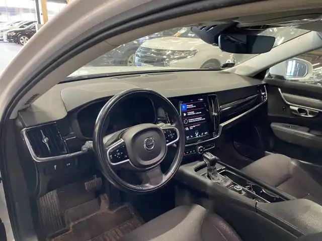Valkoinen Farmari, Volvo V90 – RVA-279
