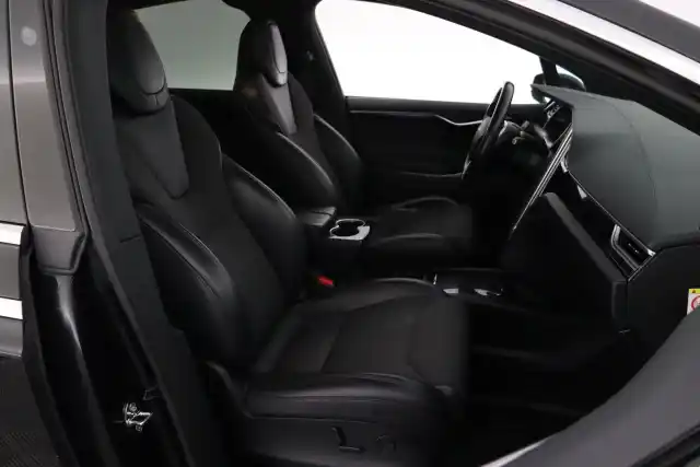 Musta Maastoauto, Tesla Model X – RVC-479