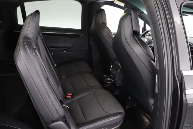 Musta Maastoauto, Tesla Model X – RVC-479