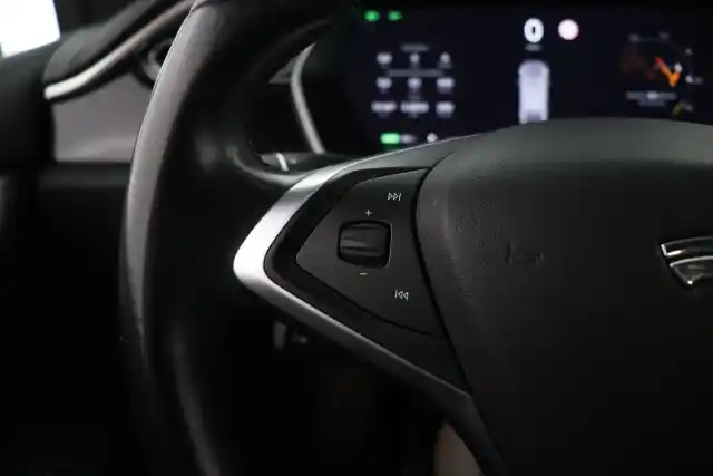 Musta Maastoauto, Tesla Model X – RVC-479