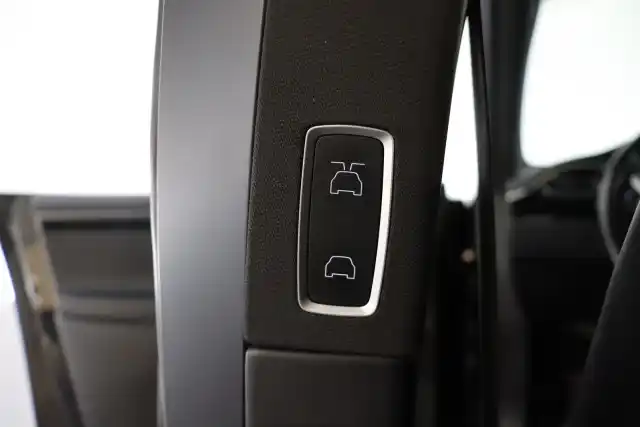 Musta Maastoauto, Tesla Model X – RVC-479