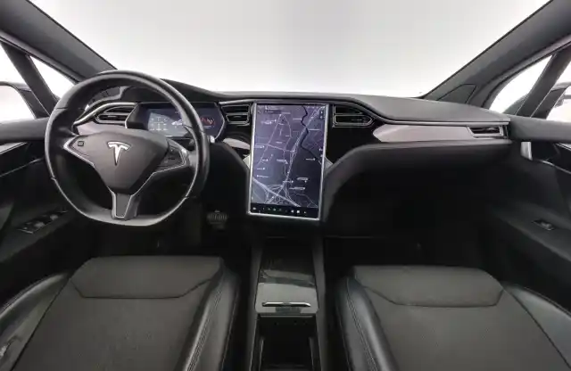 Musta Maastoauto, Tesla Model X – RVC-479