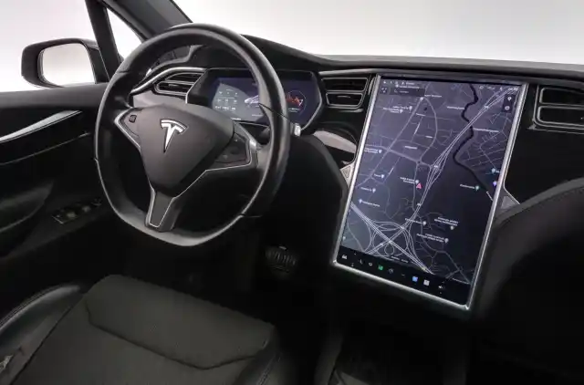 Musta Maastoauto, Tesla Model X – RVC-479