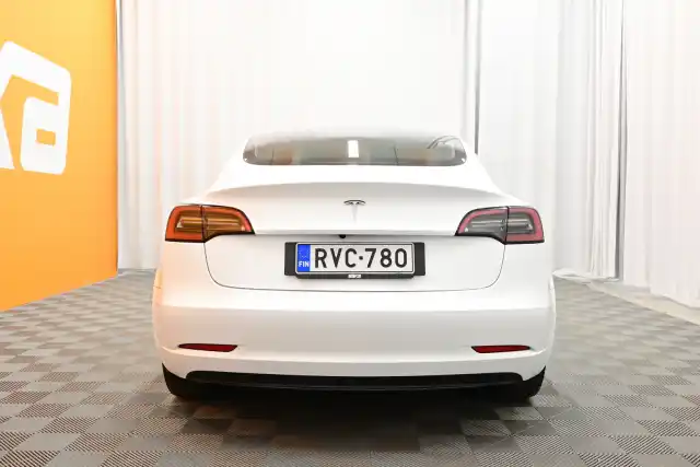 Valkoinen Sedan, Tesla Model 3 – RVC-780