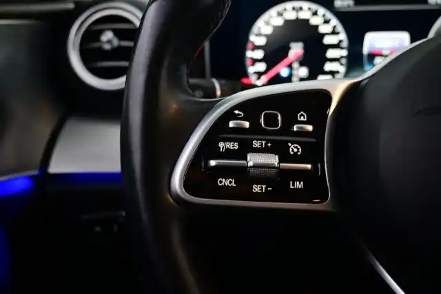 Musta Farmari, Mercedes-Benz E – RVJ-442