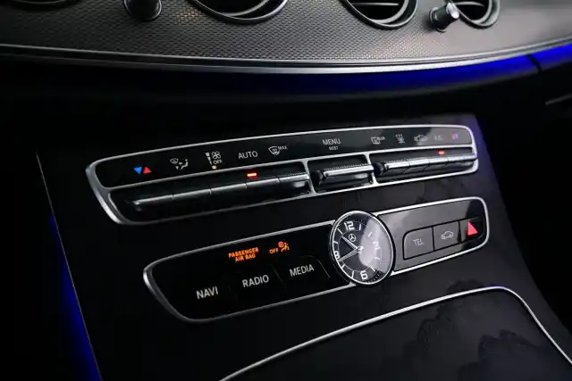 Musta Farmari, Mercedes-Benz E – RVJ-442