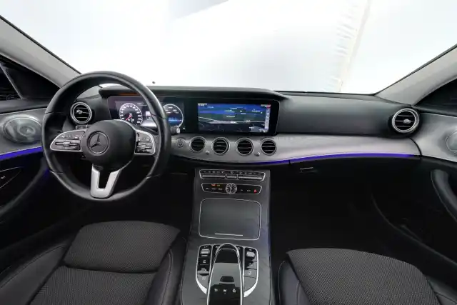 Musta Farmari, Mercedes-Benz E – RVJ-442
