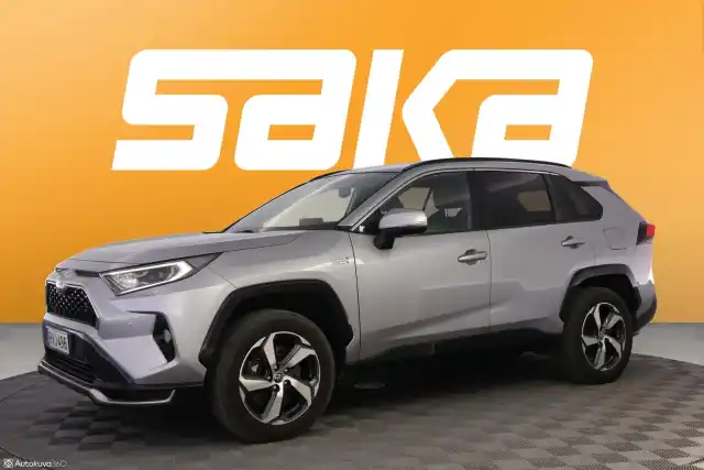 Harmaa Maastoauto, Toyota RAV4 – RVJ-496
