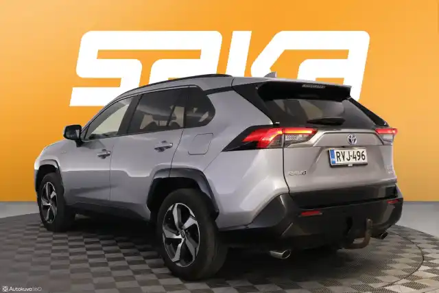Harmaa Maastoauto, Toyota RAV4 – RVJ-496