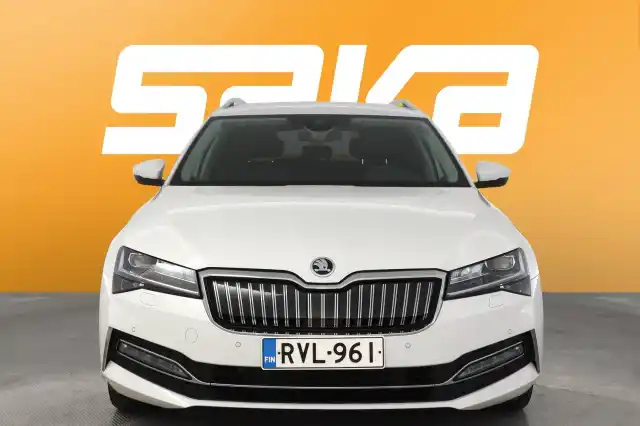 Valkoinen Farmari, Skoda Superb – RVL-961