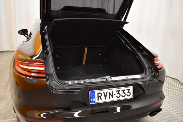 Musta Sedan, Porsche Panamera – RVN-333