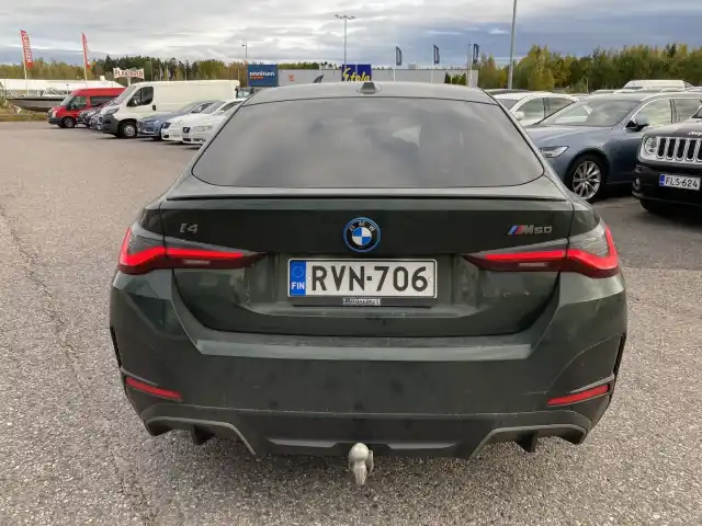 Vihreä Sedan, BMW i4 – RVN-706