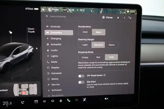 Harmaa Maastoauto, Tesla Model Y – RVN-910