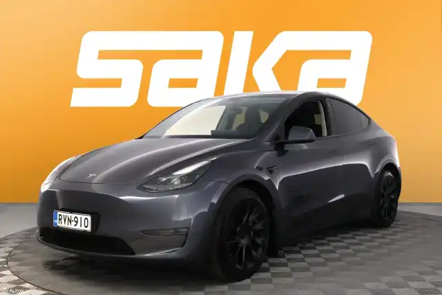 Harmaa Maastoauto, Tesla Model Y – RVN-910