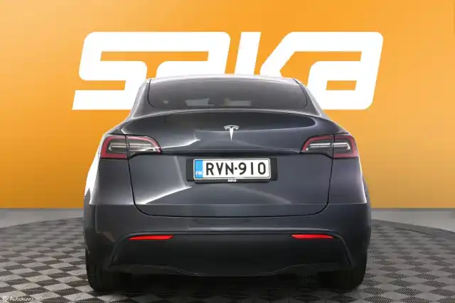 Harmaa Maastoauto, Tesla Model Y – RVN-910