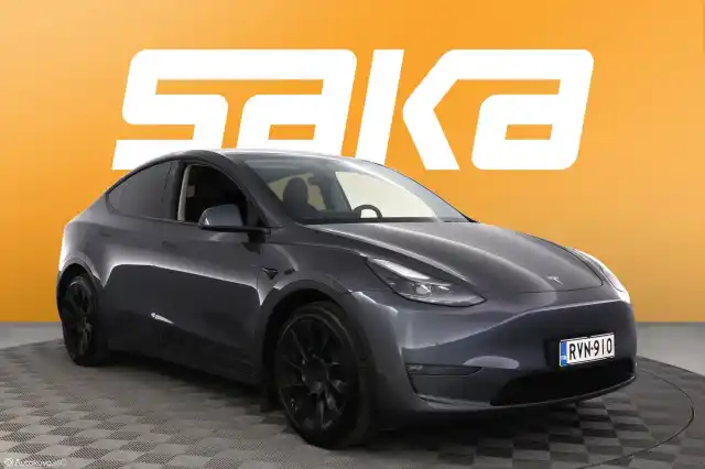 Harmaa Maastoauto, Tesla Model Y – RVN-910
