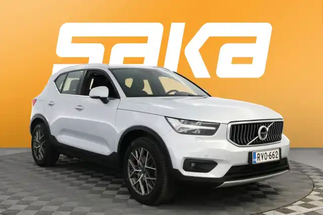 Harmaa Maastoauto, Volvo XC40 – RVO-662