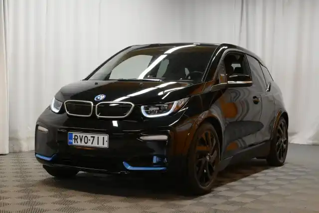 Musta Viistoperä, BMW I3S – RVO-711