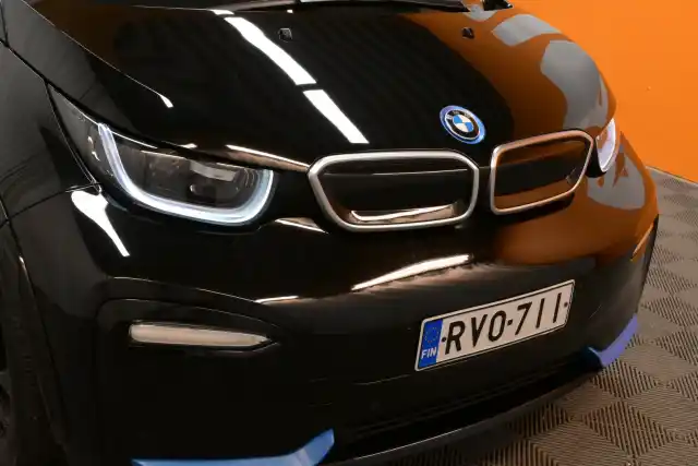 Musta Viistoperä, BMW I3S – RVO-711