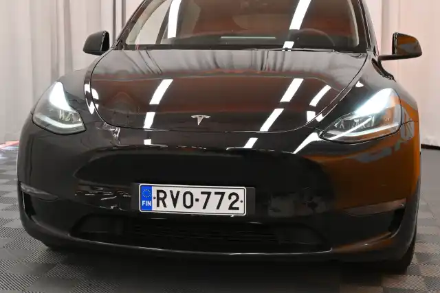 Musta Tila-auto, Tesla Model Y – RVO-772