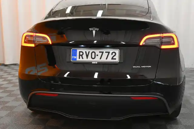 Musta Tila-auto, Tesla Model Y – RVO-772