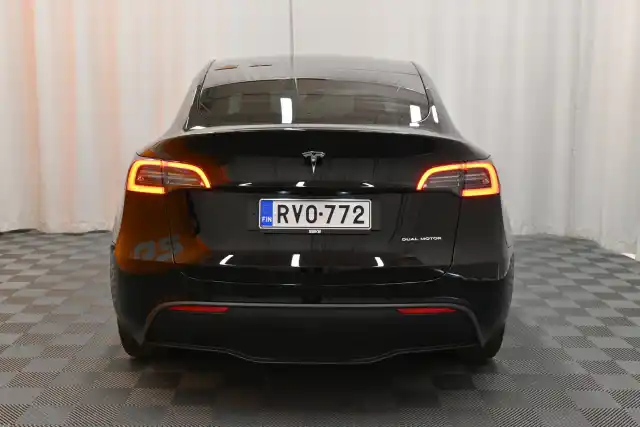 Musta Tila-auto, Tesla Model Y – RVO-772