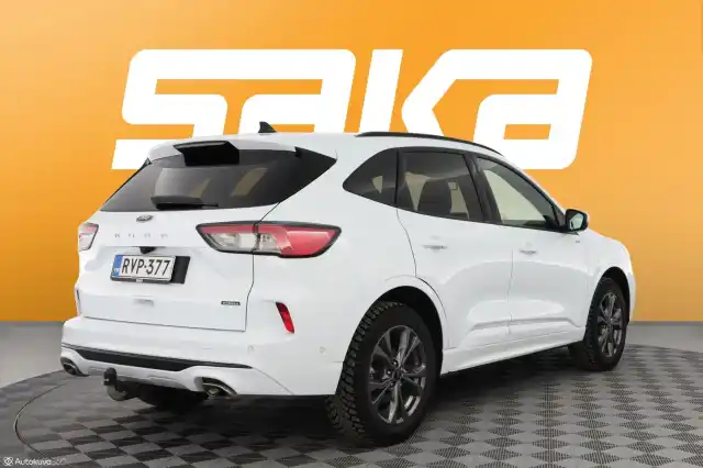 Valkoinen Maastoauto, Ford Kuga – RVP-377