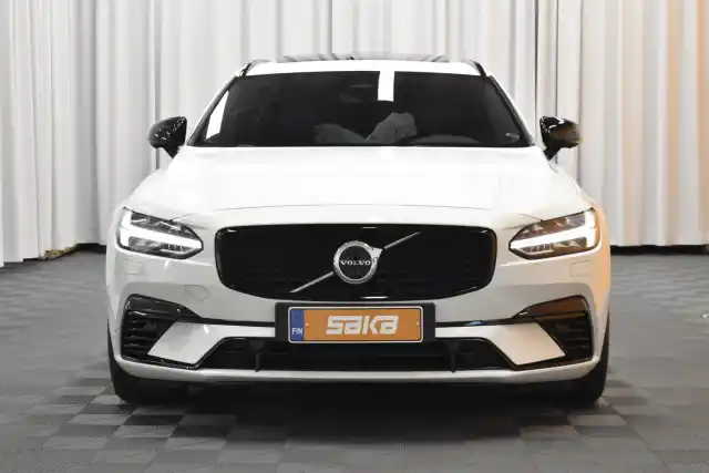 Valkoinen Farmari, Volvo V90 – RVR-718