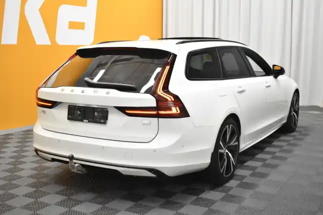 Valkoinen Farmari, Volvo V90 – RVR-718
