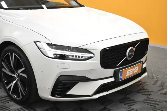 Valkoinen Farmari, Volvo V90 – RVR-718