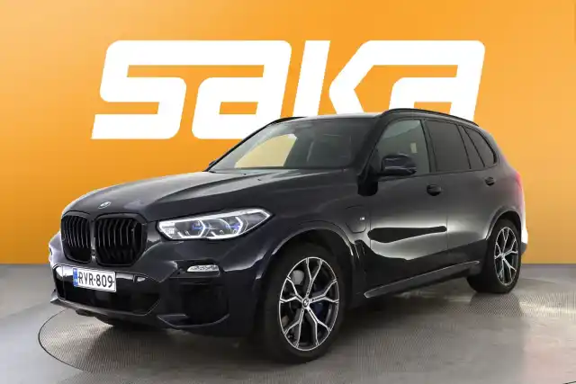 Musta Maastoauto, BMW X5 – RVR-809