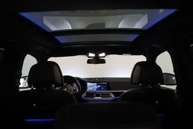 Musta Maastoauto, BMW X5 – RVR-809