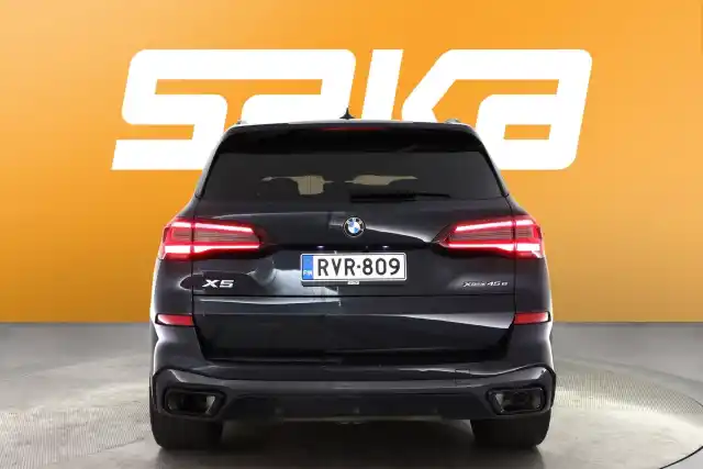 Musta Maastoauto, BMW X5 – RVR-809