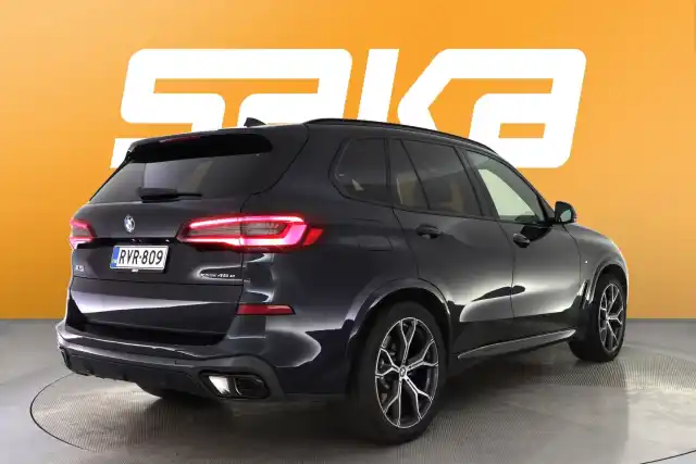 Musta Maastoauto, BMW X5 – RVR-809