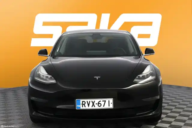 Musta Sedan, Tesla Model 3 – RVX-671