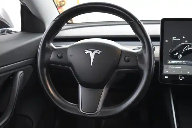 Musta Sedan, Tesla Model 3 – RVX-671