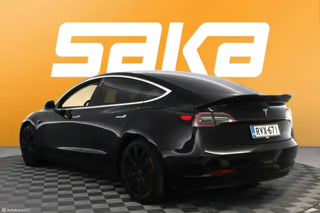 Musta Sedan, Tesla Model 3 – RVX-671