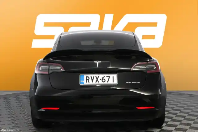 Musta Sedan, Tesla Model 3 – RVX-671