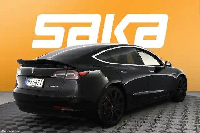 Musta Sedan, Tesla Model 3 – RVX-671