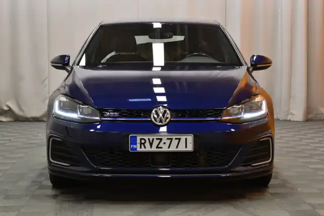 Sininen Viistoperä, Volkswagen Golf – RVZ-771