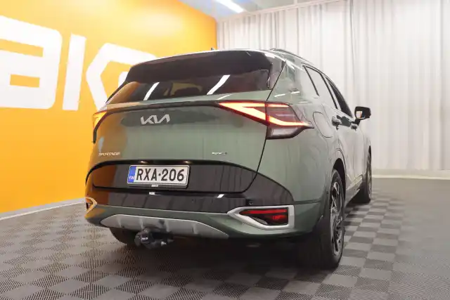 Vihreä Maastoauto, Kia Sportage – RXA-206