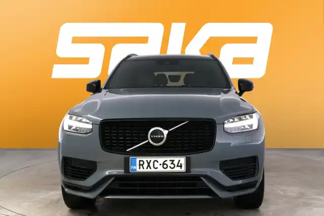 Harmaa Maastoauto, Volvo XC90 – RXC-634