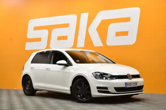 Valkoinen Viistoperä, Volkswagen Golf – RXE-239