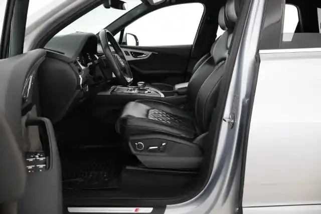 Hopea Maastoauto, Audi Q7 – RZS-856