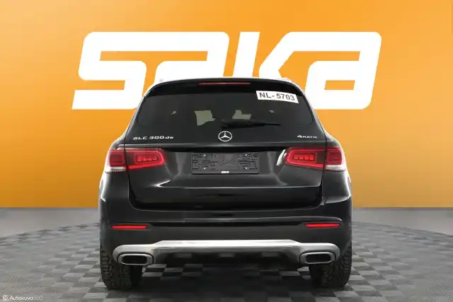 Musta Maastoauto, Mercedes-Benz GLC – SAK-00957