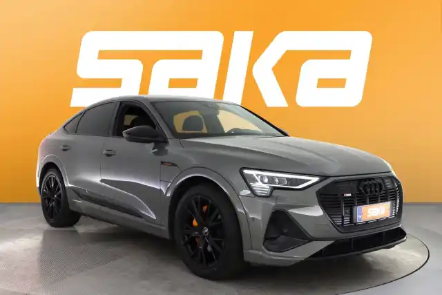 Harmaa Maastoauto, Audi e-tron – SAK-01917