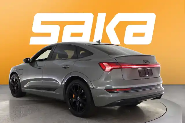 Harmaa Maastoauto, Audi e-tron – SAK-01917